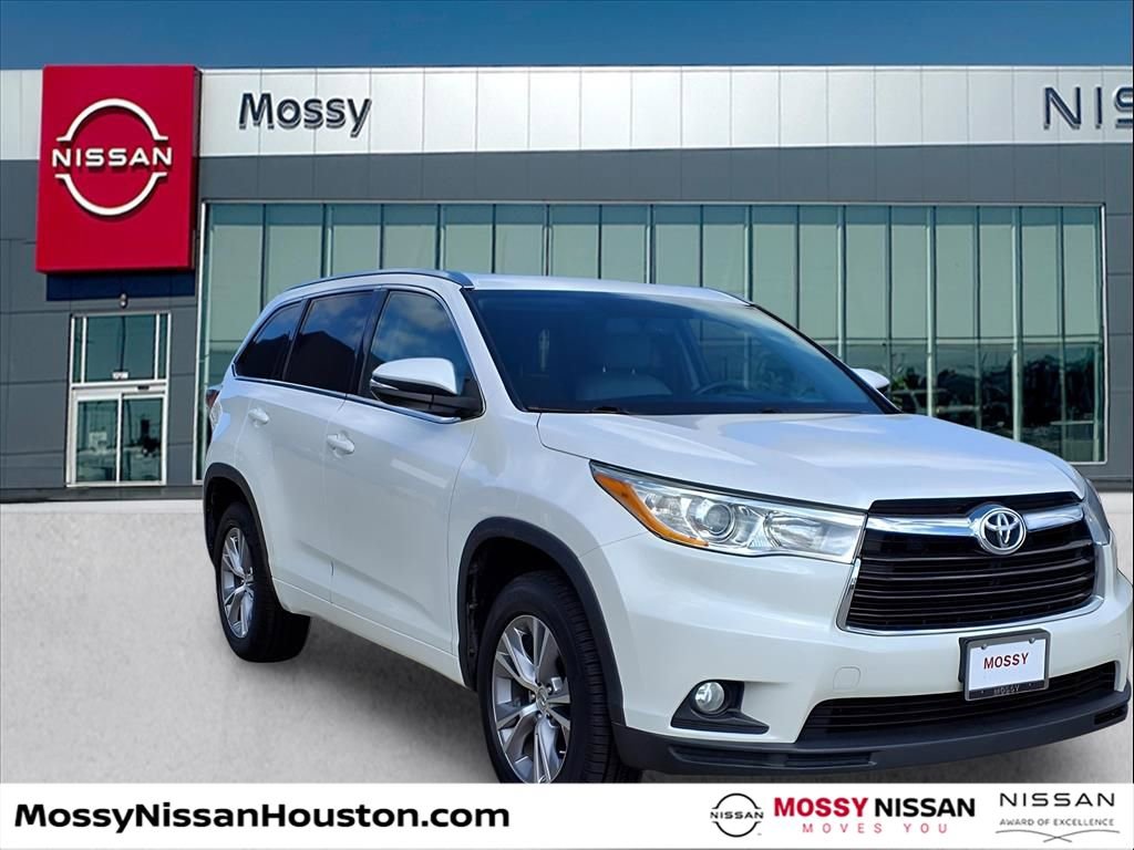 Used 2014 Toyota Highlander XLE image 1
