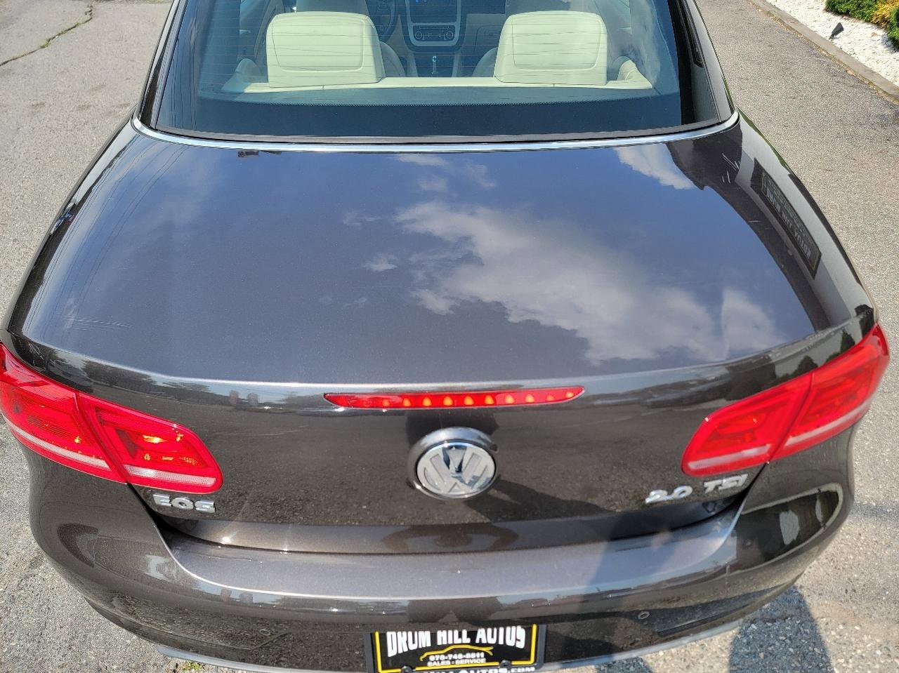 Used 2012 Volkswagen Eos Lux FWD image 18