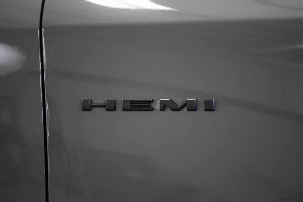 Used 2023 Dodge Durango R/T w/ Hemi Orange Plus Package AWD/4WD image 17