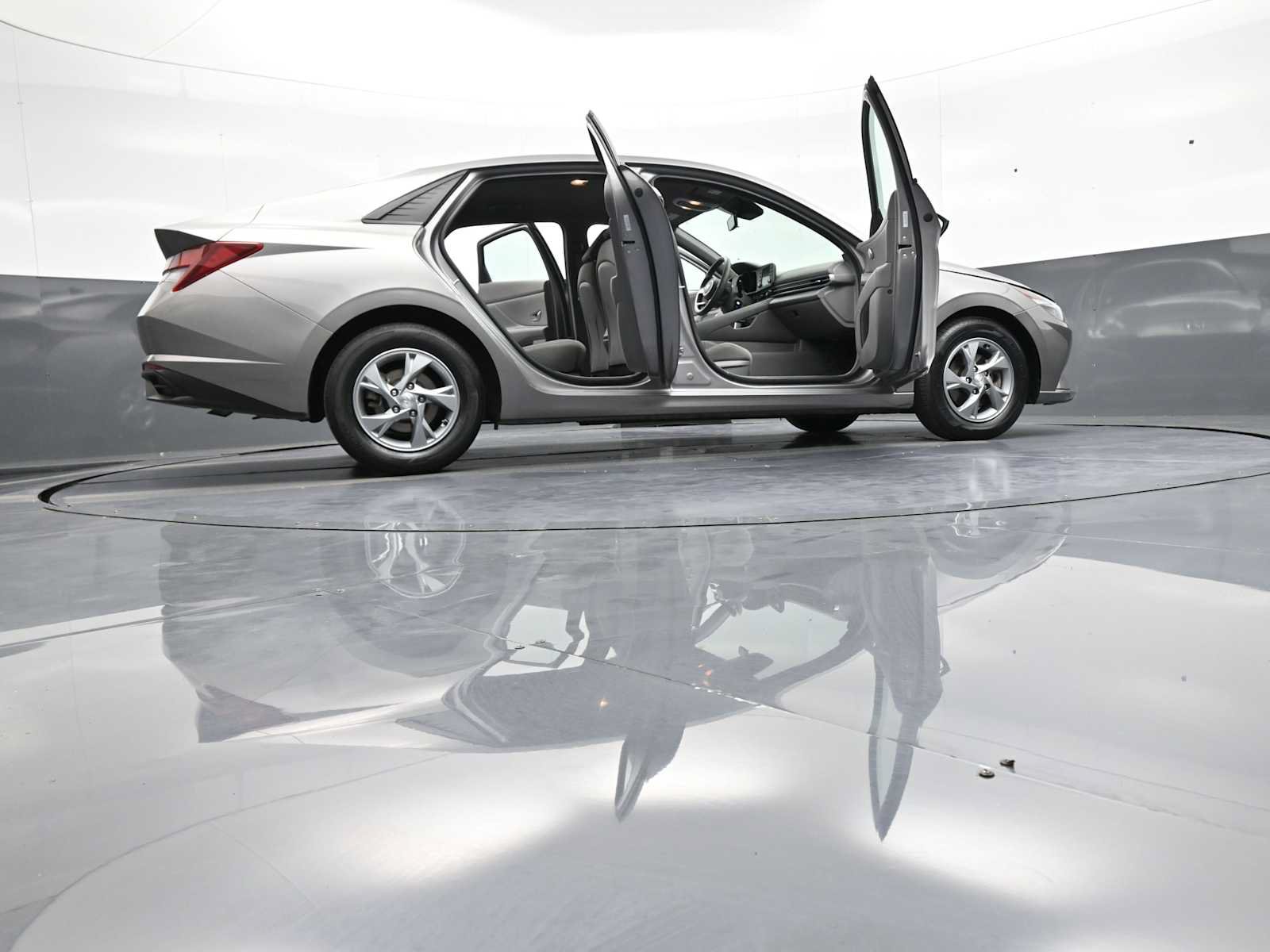 Certified 2023 Hyundai Elantra SE FWD image 46