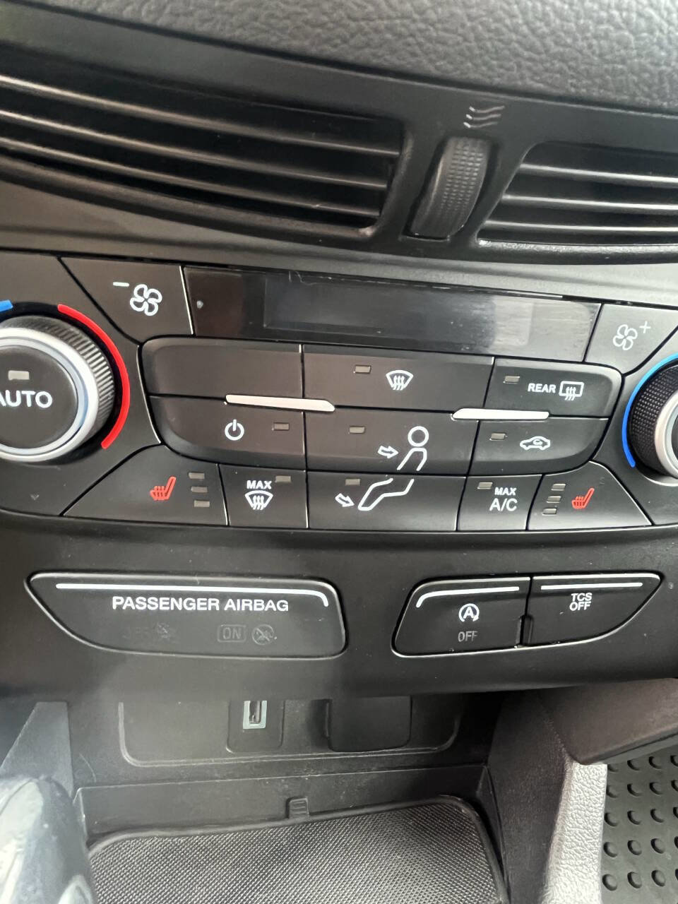 Used 2018 Ford Escape SEL image 13