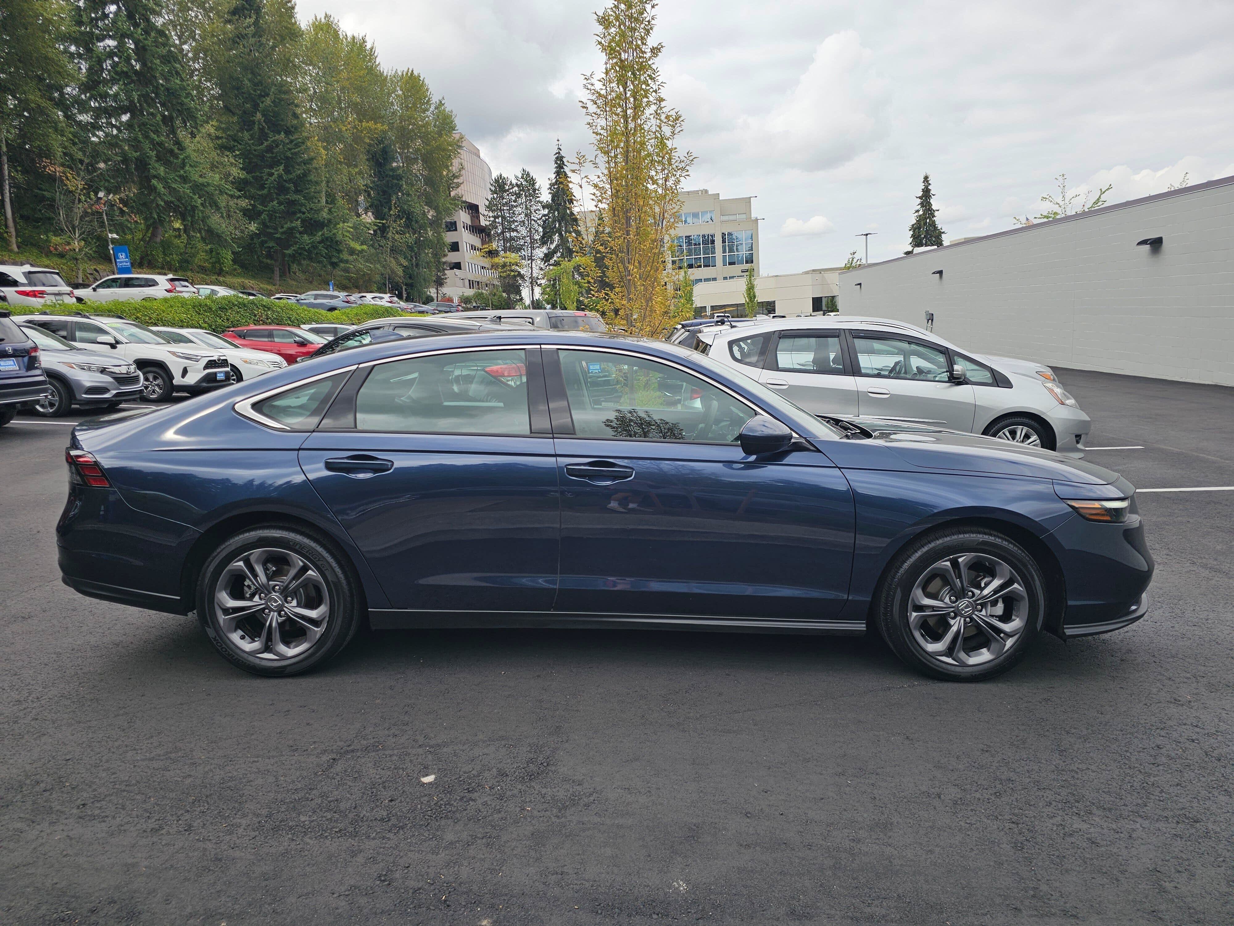 Used 2023 Honda Accord EX image 8