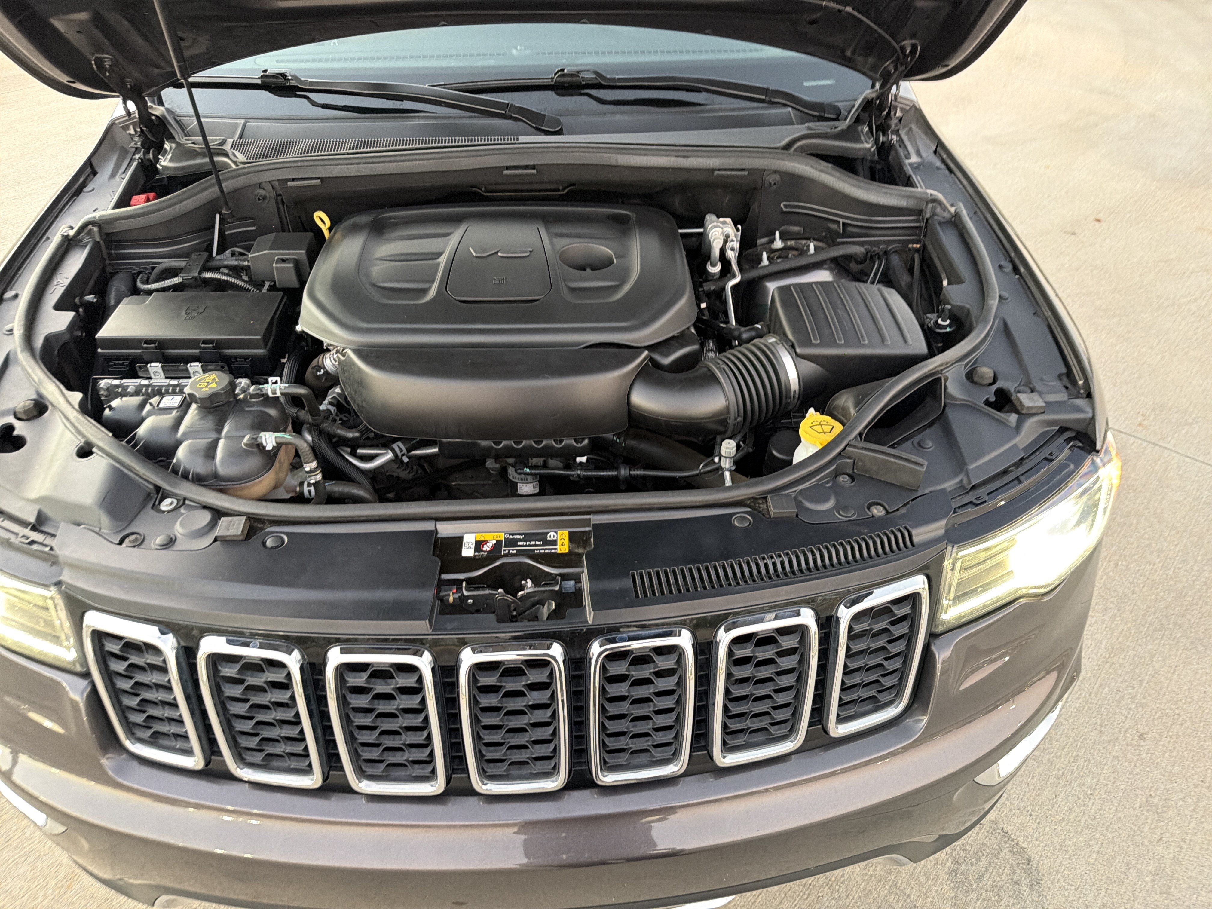 Used 2021 Jeep Grand Cherokee Limited w/ Premium Lighting Group AWD/4WD image 34