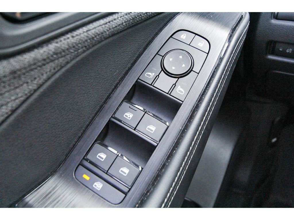 Used 2023 Nissan Rogue SV AWD/4WD image 10