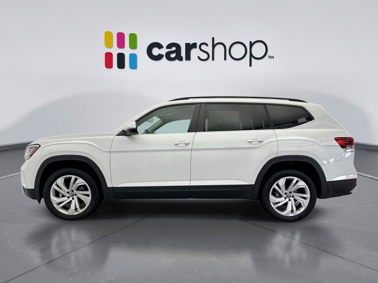 Used 2023 Volkswagen Atlas SE image 2