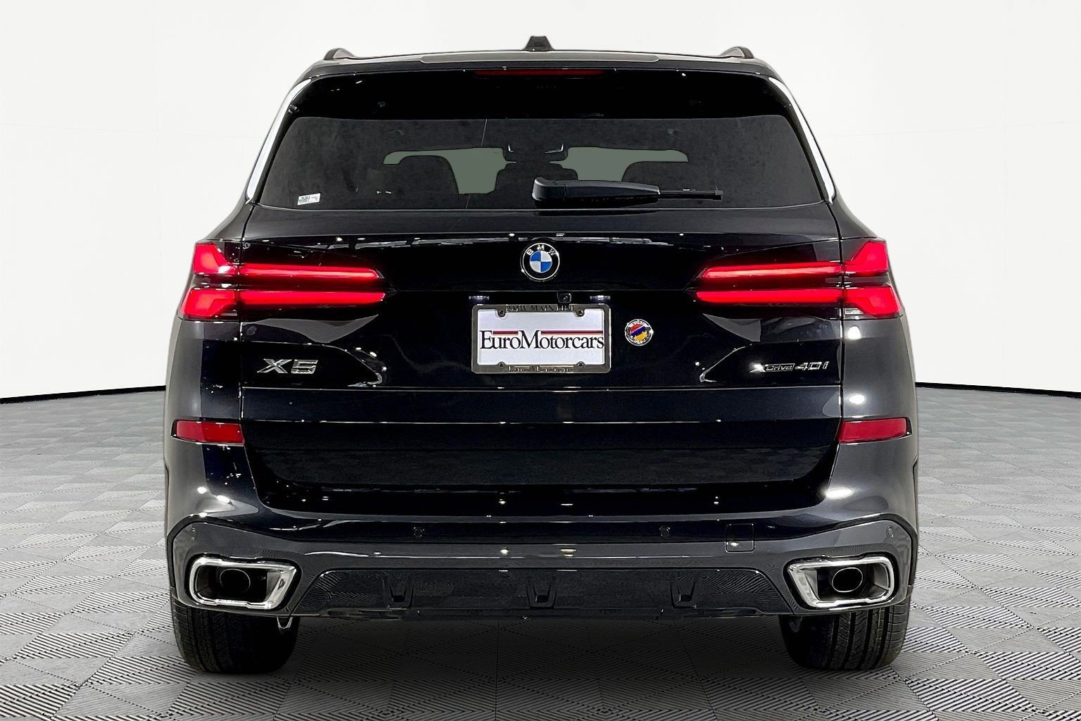 New 2026 BMW X5 xDrive40i w/ M Sport Package AWD/4WD image 4