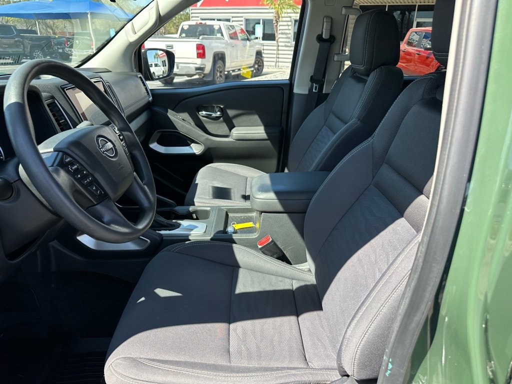 Used 2023 Nissan Frontier SV w/ Technology Package image 12