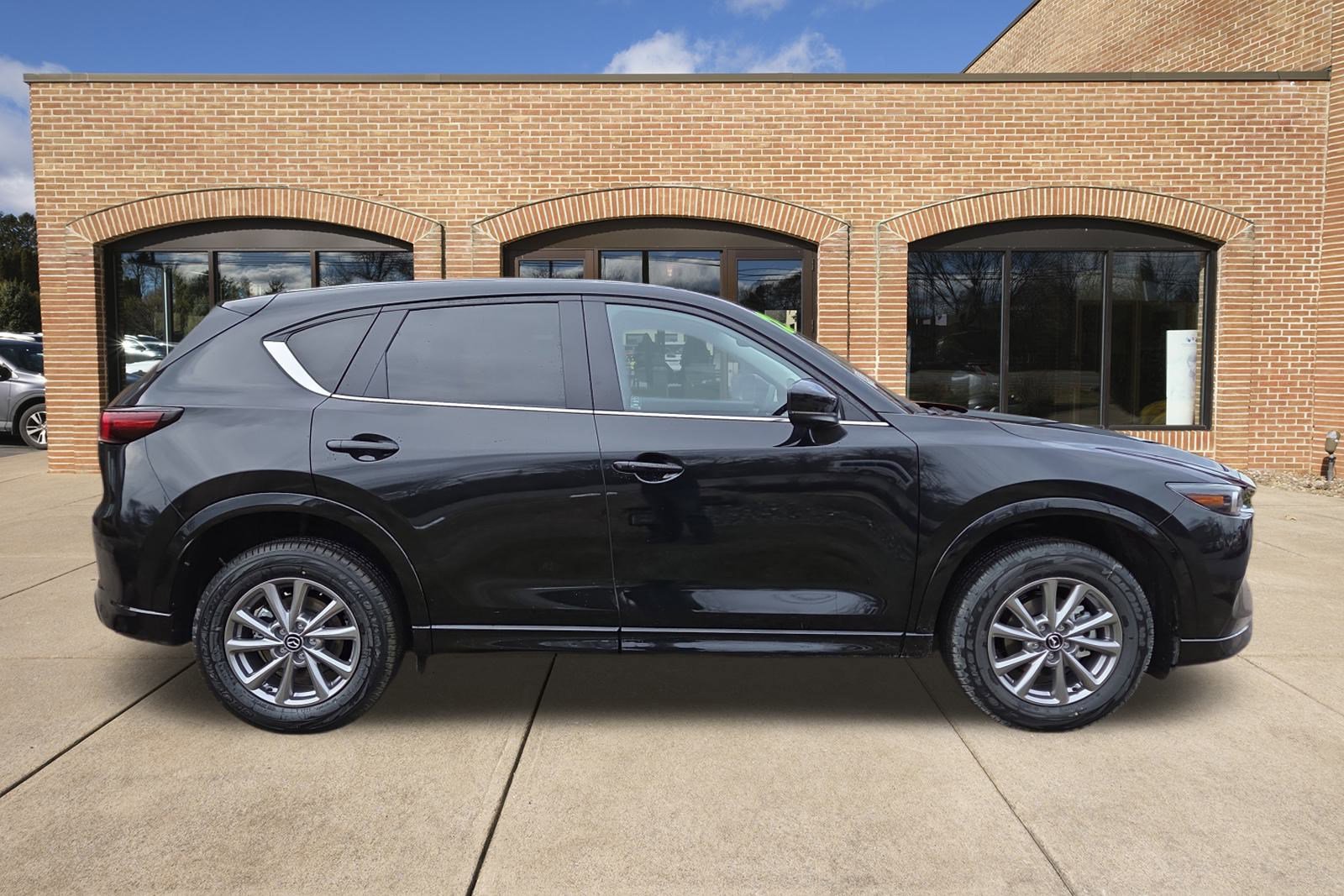 New 2025 MAZDA CX-5 AWD 2.5 S w/ Preferred Package image 2