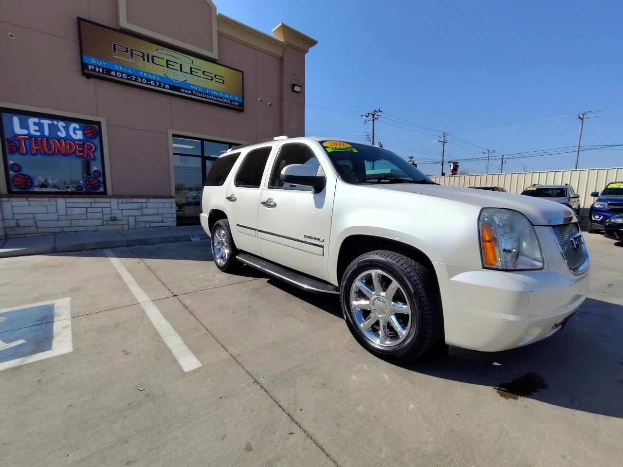 Used 2011 GMC Yukon Denali image 2