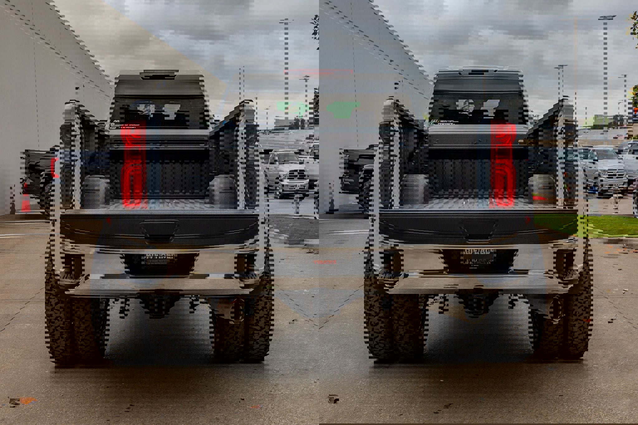 Used 2026 Chevrolet Silverado 3500 LT w/ Convenience Package AWD/4WD image 9