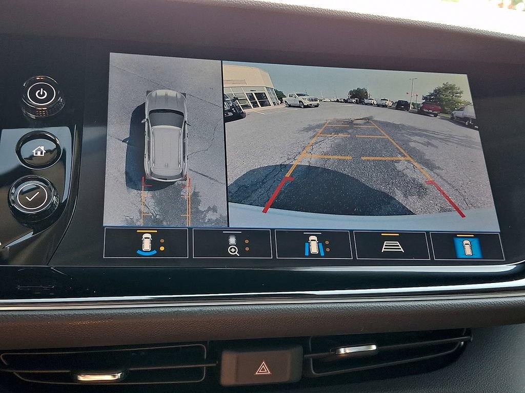 Used 2021 Buick Envision Avenir AWD/4WD image 19