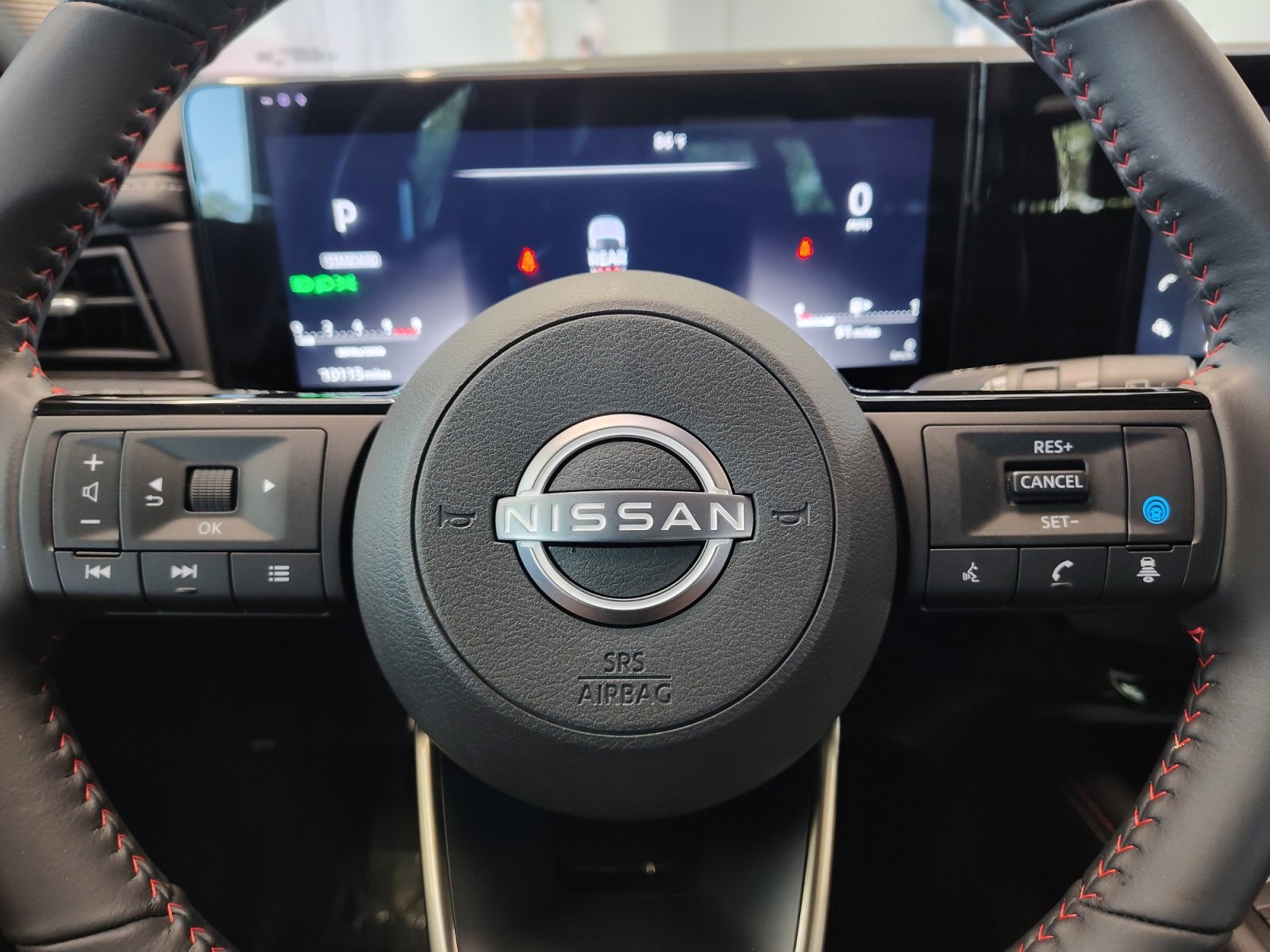 Used 2025 Nissan Kicks SR FWD image 18