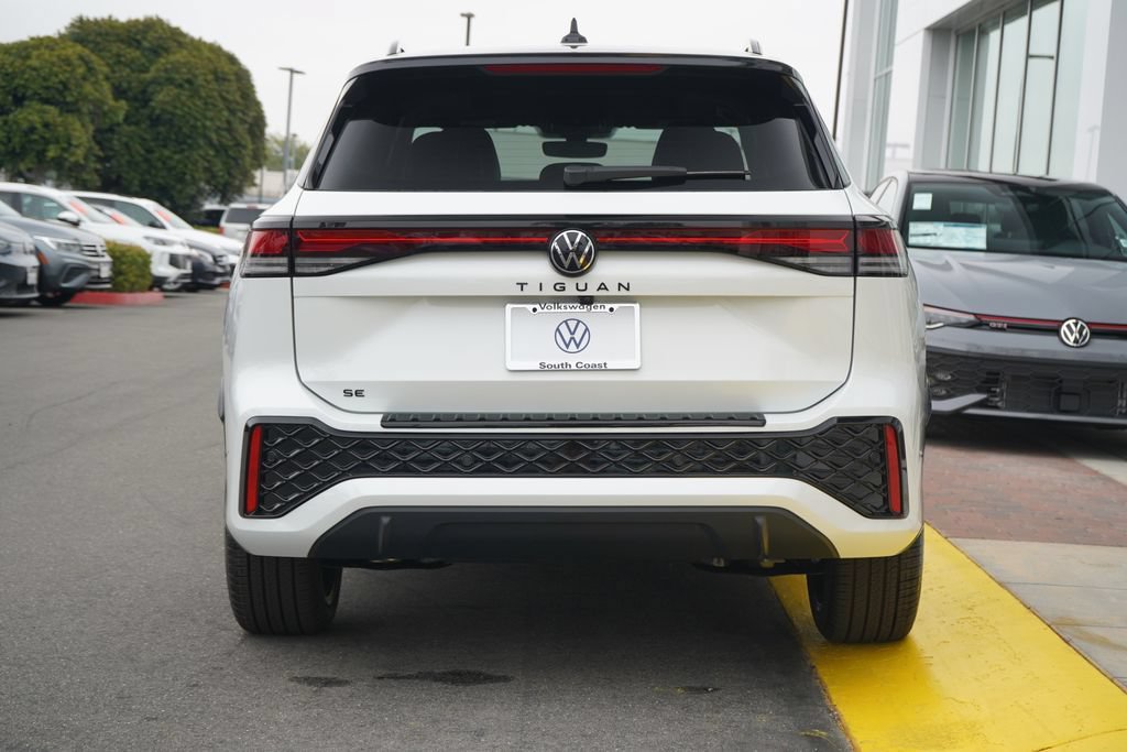 New 2026 Volkswagen Tiguan SE R-Line FWD image 4