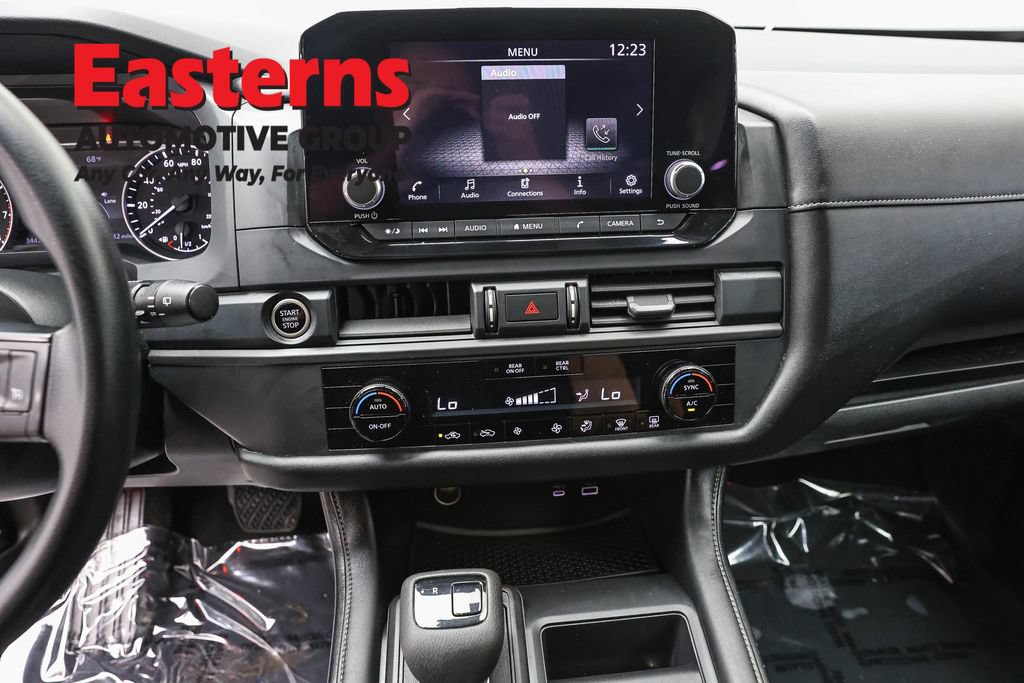 Used 2023 Nissan Pathfinder S AWD/4WD image 14