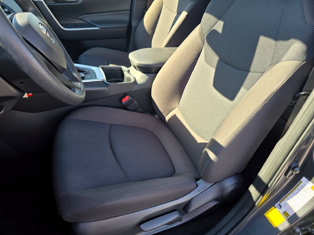 Certified 2025 Toyota RAV4 LE AWD/4WD image 22
