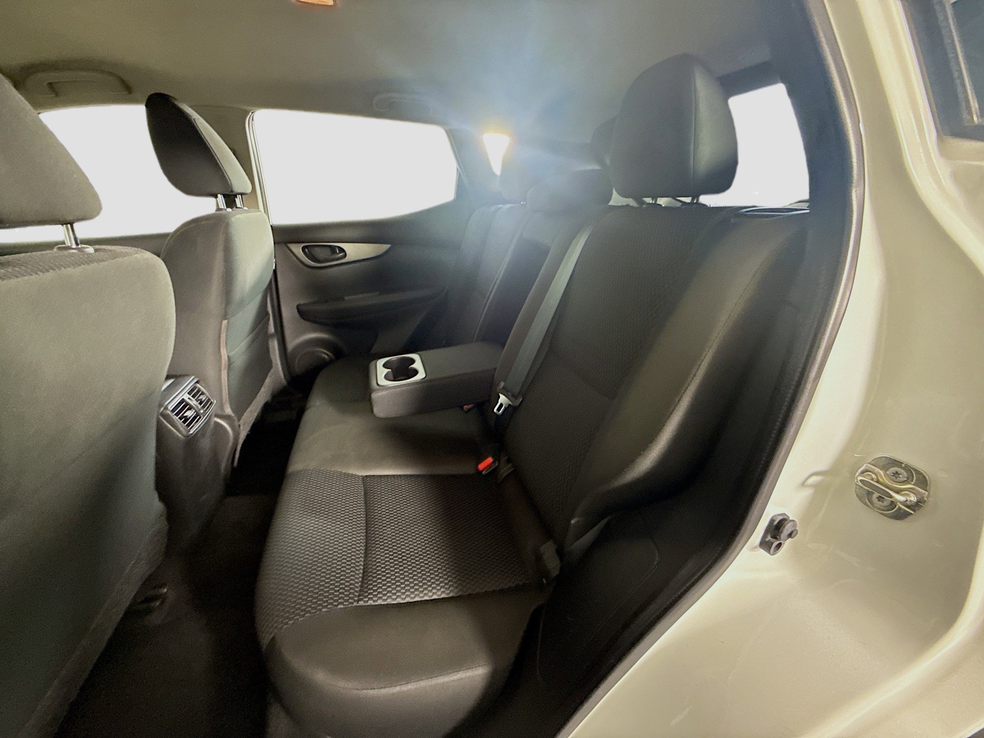 Used 2019 Nissan Rogue Sport S image 24