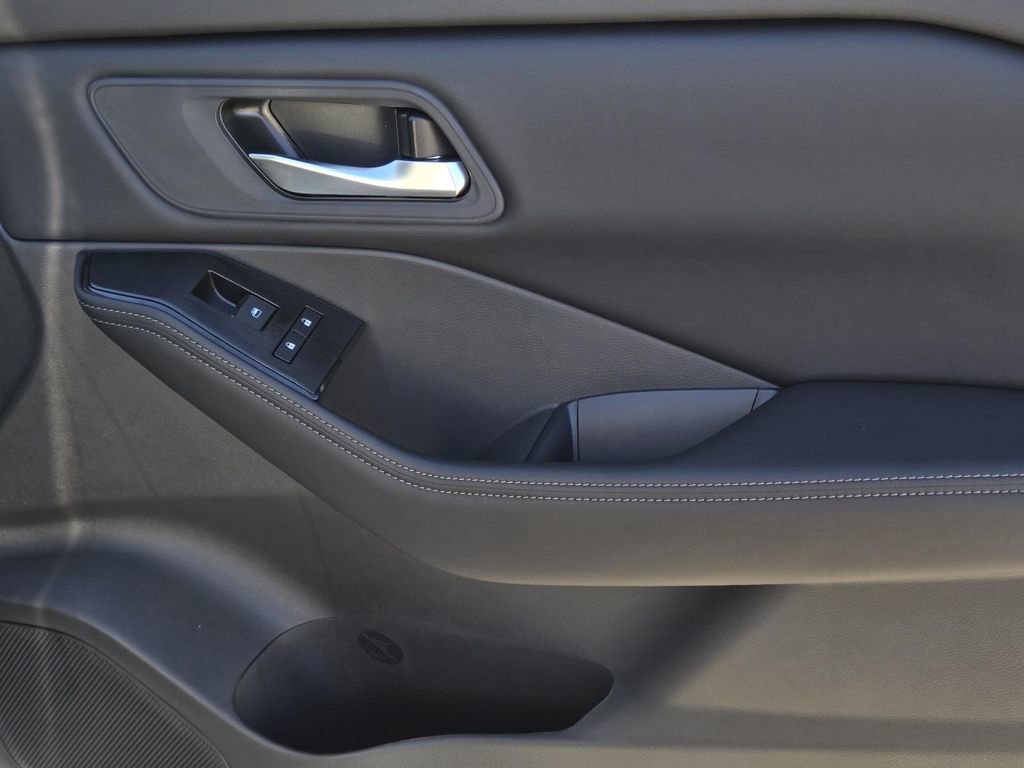 New 2026 Nissan Rogue SV image 7