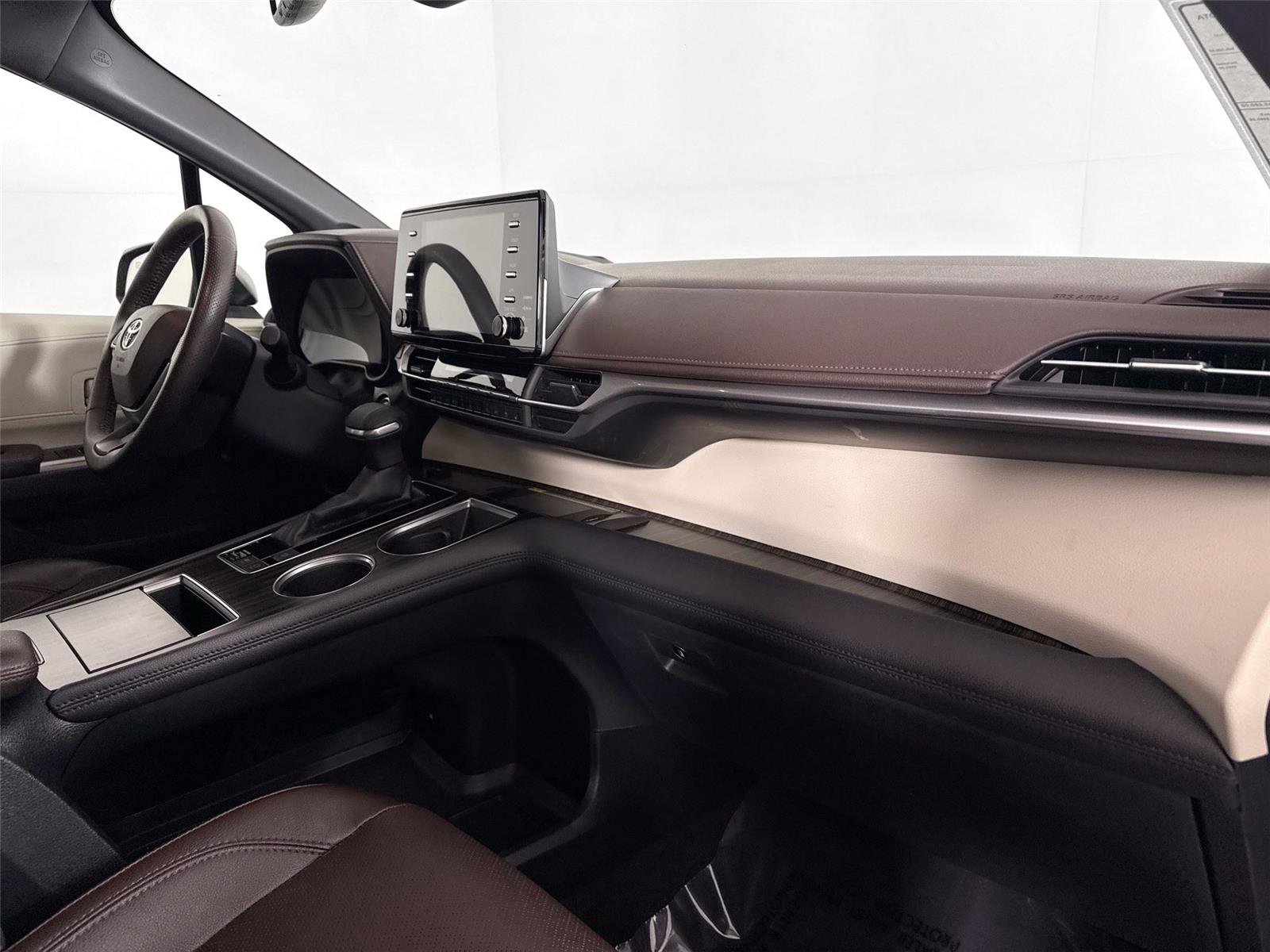 Certified 2021 Toyota Sienna Platinum image 44