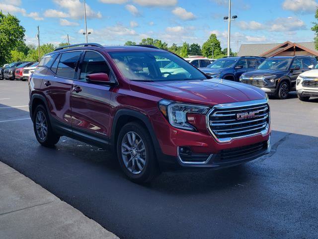 Used 2024 GMC Terrain SLT FWD image 2