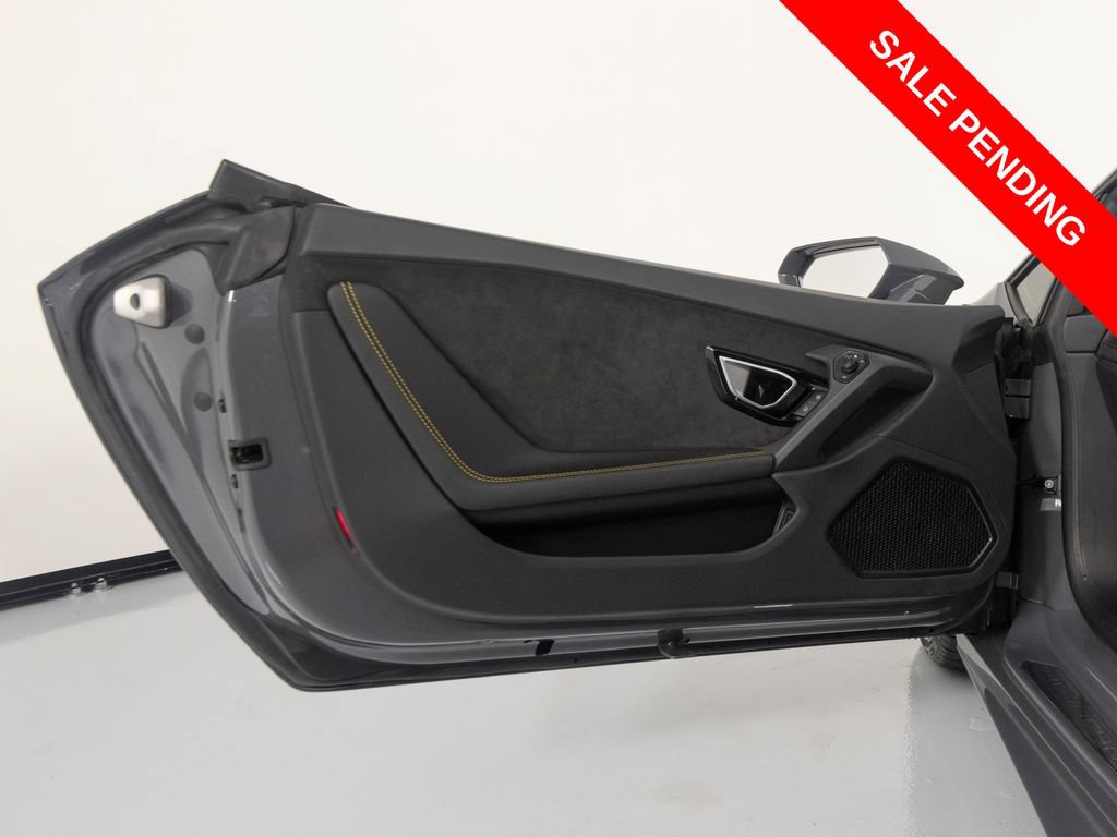 Used 2016 Lamborghini Huracan LP 610-4 AWD/4WD image 13