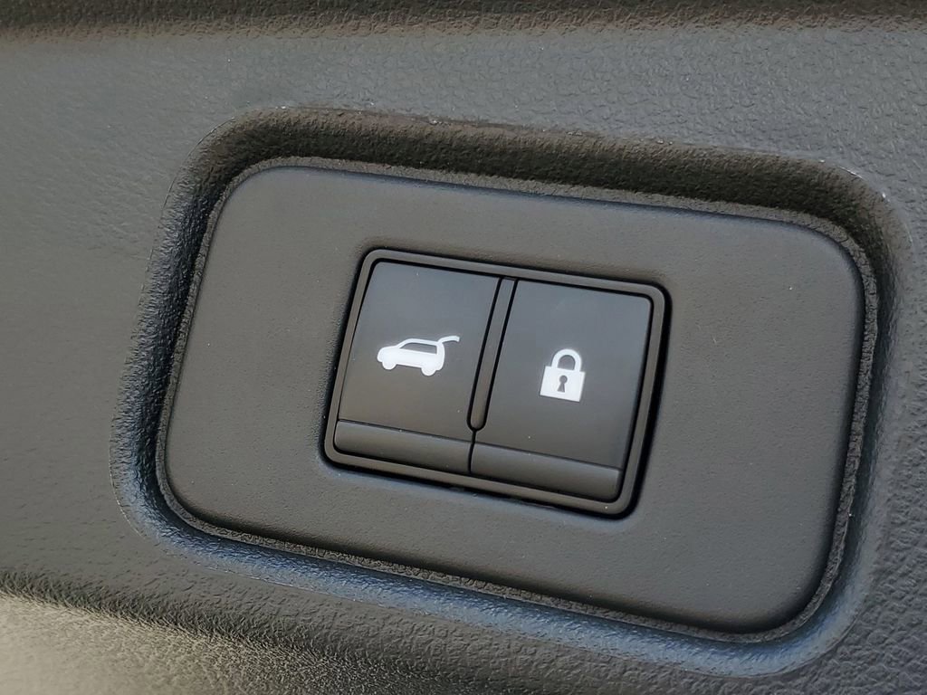 Used 2024 Nissan Pathfinder SV w/ SV Premium Package image 8