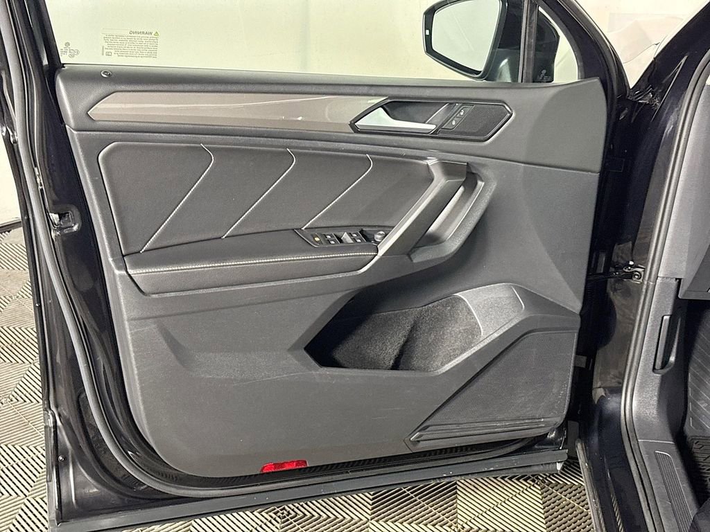 Used 2022 Volkswagen Tiguan SE image 10