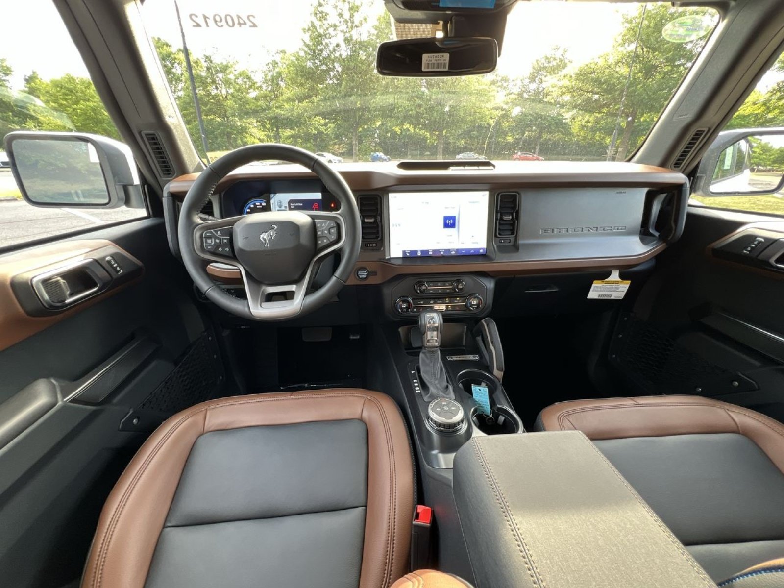 Used 2024 Ford Bronco Outer Banks AWD/4WD image 13