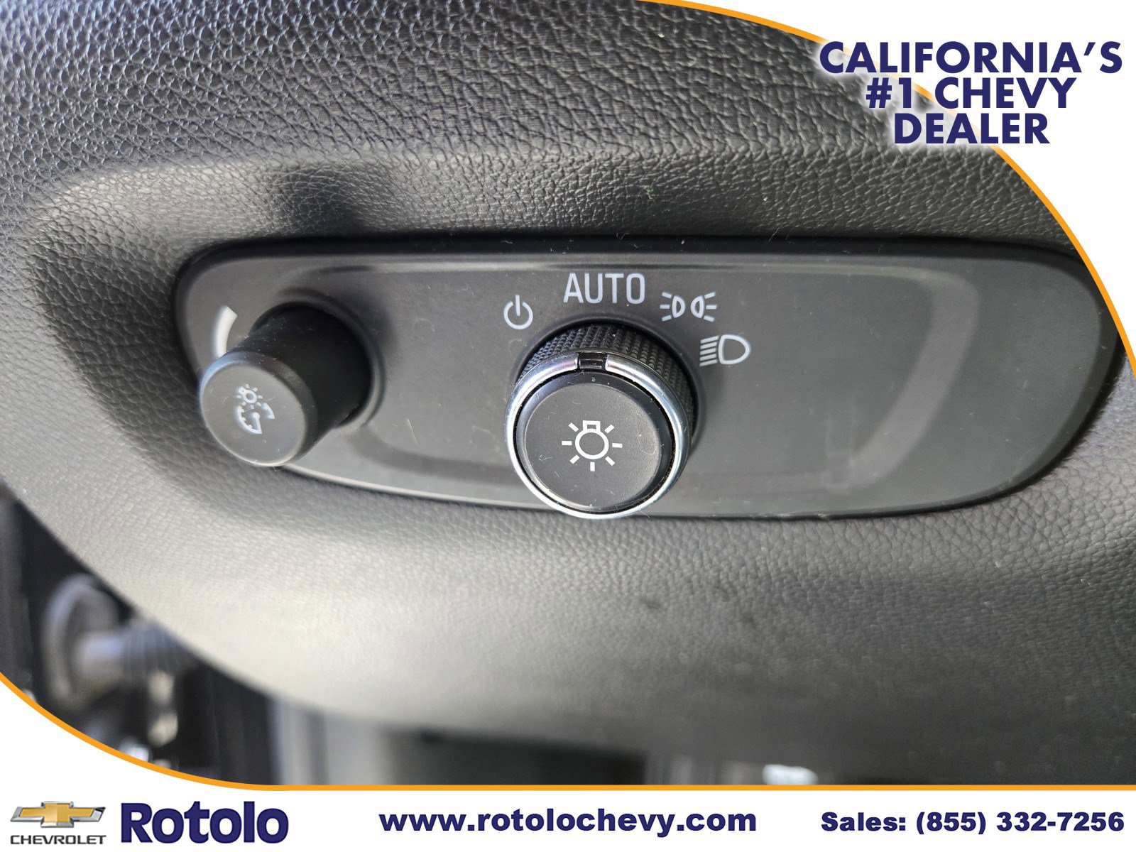 Used 2022 Chevrolet Traverse Premier w/ Redline Edition FWD image 21