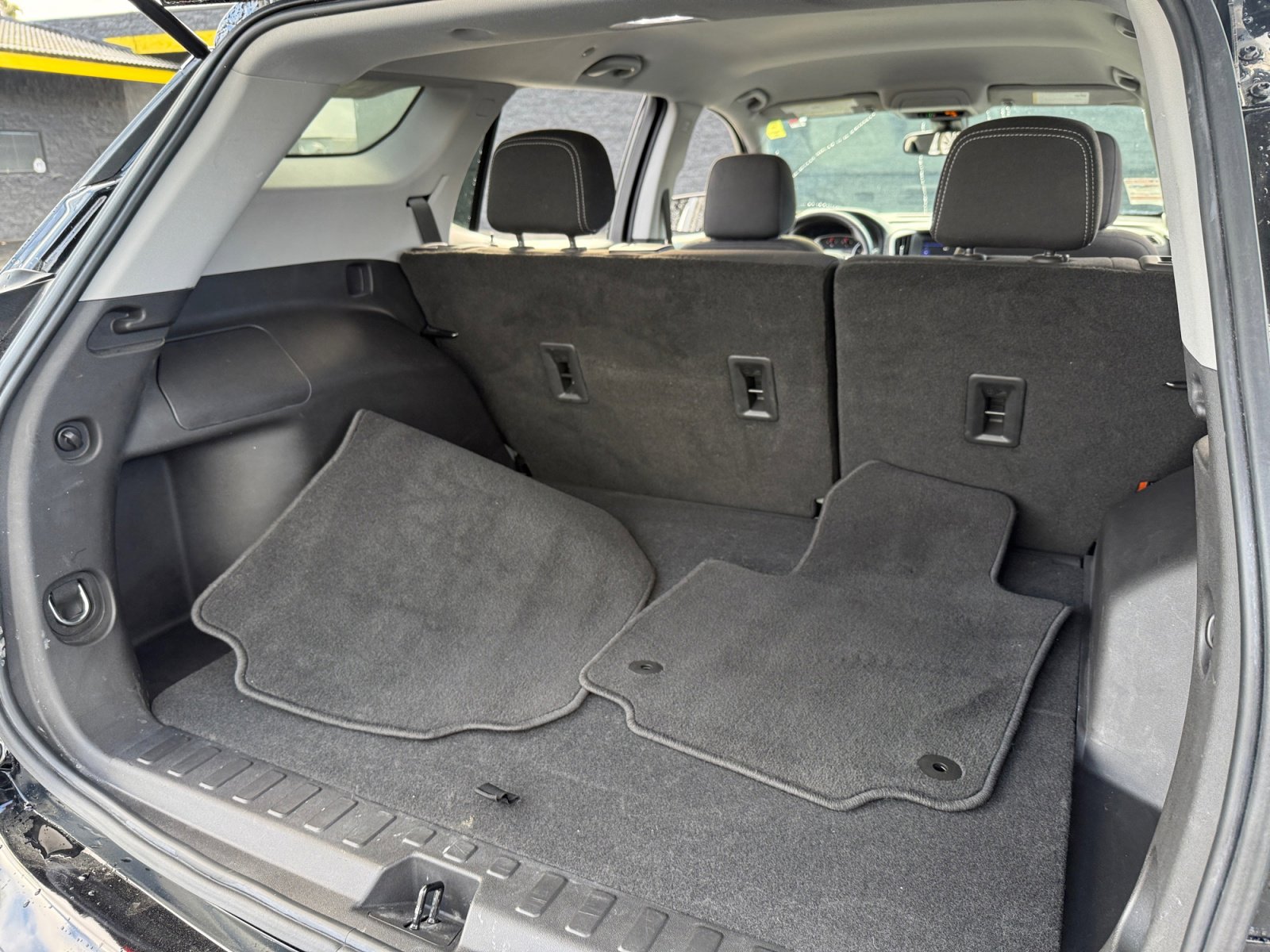 Used 2022 GMC Terrain SLE w/ Driver Convenience Package image 18