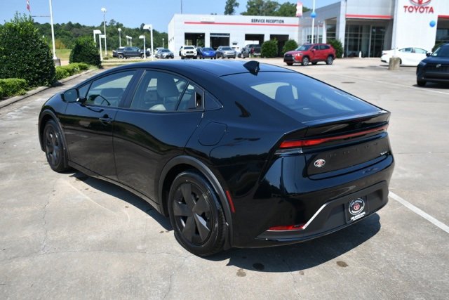 New 2026 Toyota Prius LE image 4