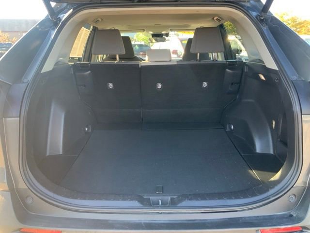 Used 2022 Toyota RAV4 XLE w/ Convenience Package image 8