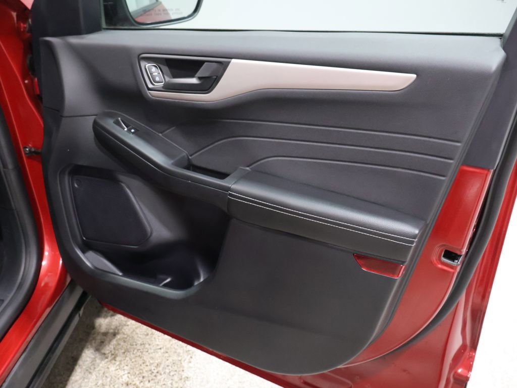 Used 2022 Ford Escape SE w/ Cold Weather Package image 24