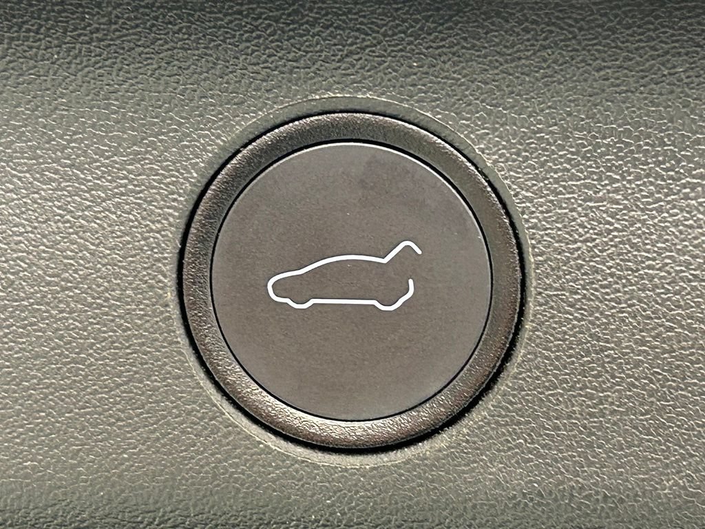Used 2021 Tesla Model Y Performance AWD/4WD image 15