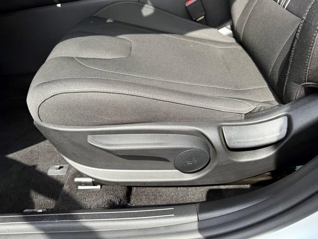 Certified 2023 Hyundai Elantra SEL w/ Convenience Package FWD image 17