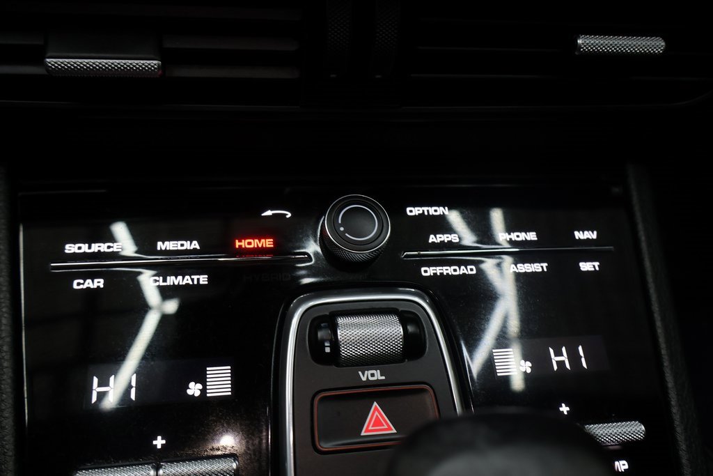 Used 2021 Porsche Cayenne image 24