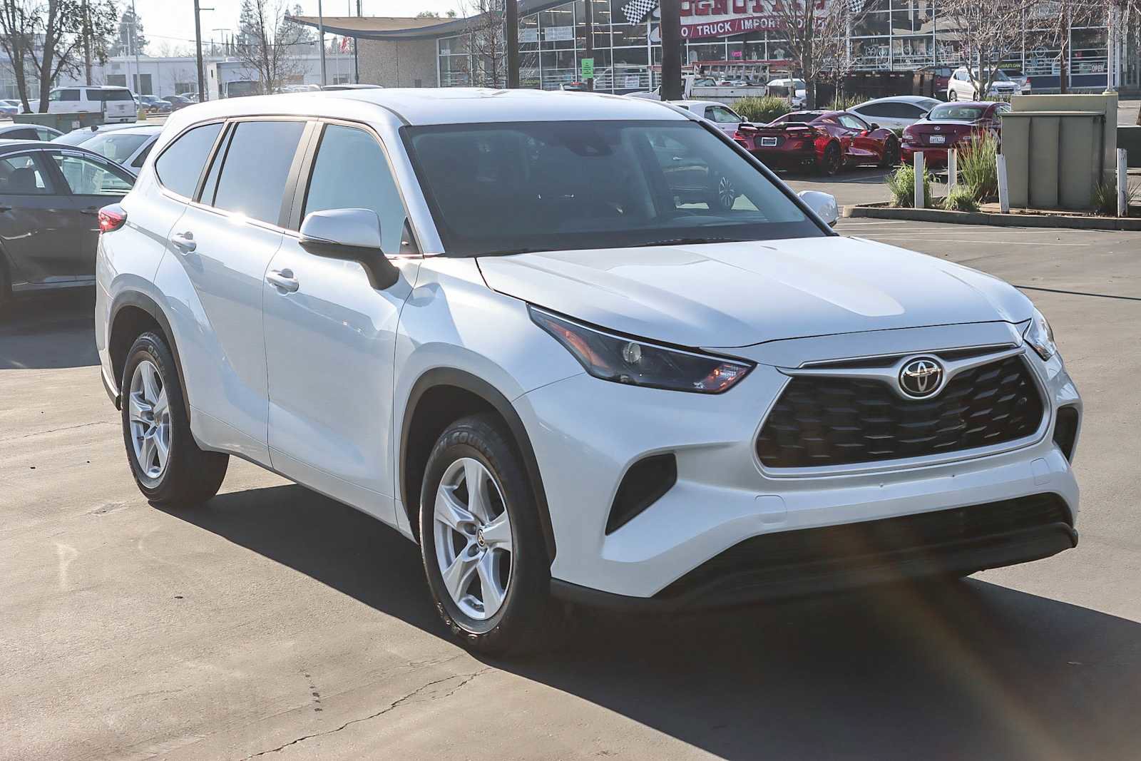 Used 2023 Toyota Highlander L image 5