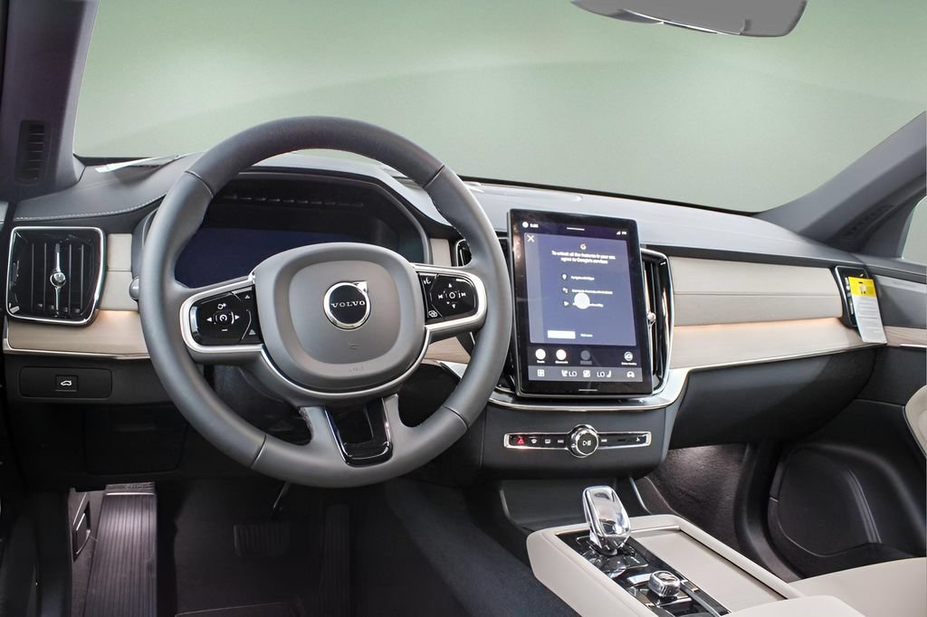 Certified 2026 Volvo XC90 B6 Plus w/ Protection Package Premier AWD/4WD image 2