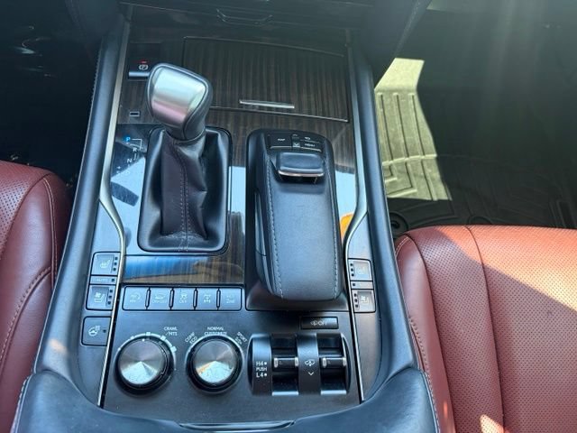 Used 2019 Lexus LX 570 4WD w/ Luxury Package image 30