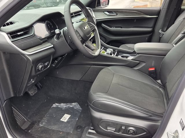 New 2026 Jeep Grand Cherokee Altitude RWD image 14