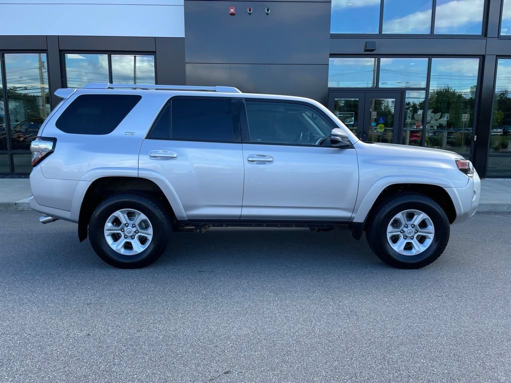 Used 2018 Toyota 4Runner SR5 Premium AWD/4WD image 3