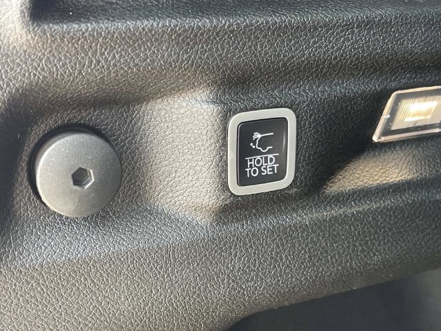 Used 2023 Jeep Grand Cherokee L Limited AWD/4WD image 13