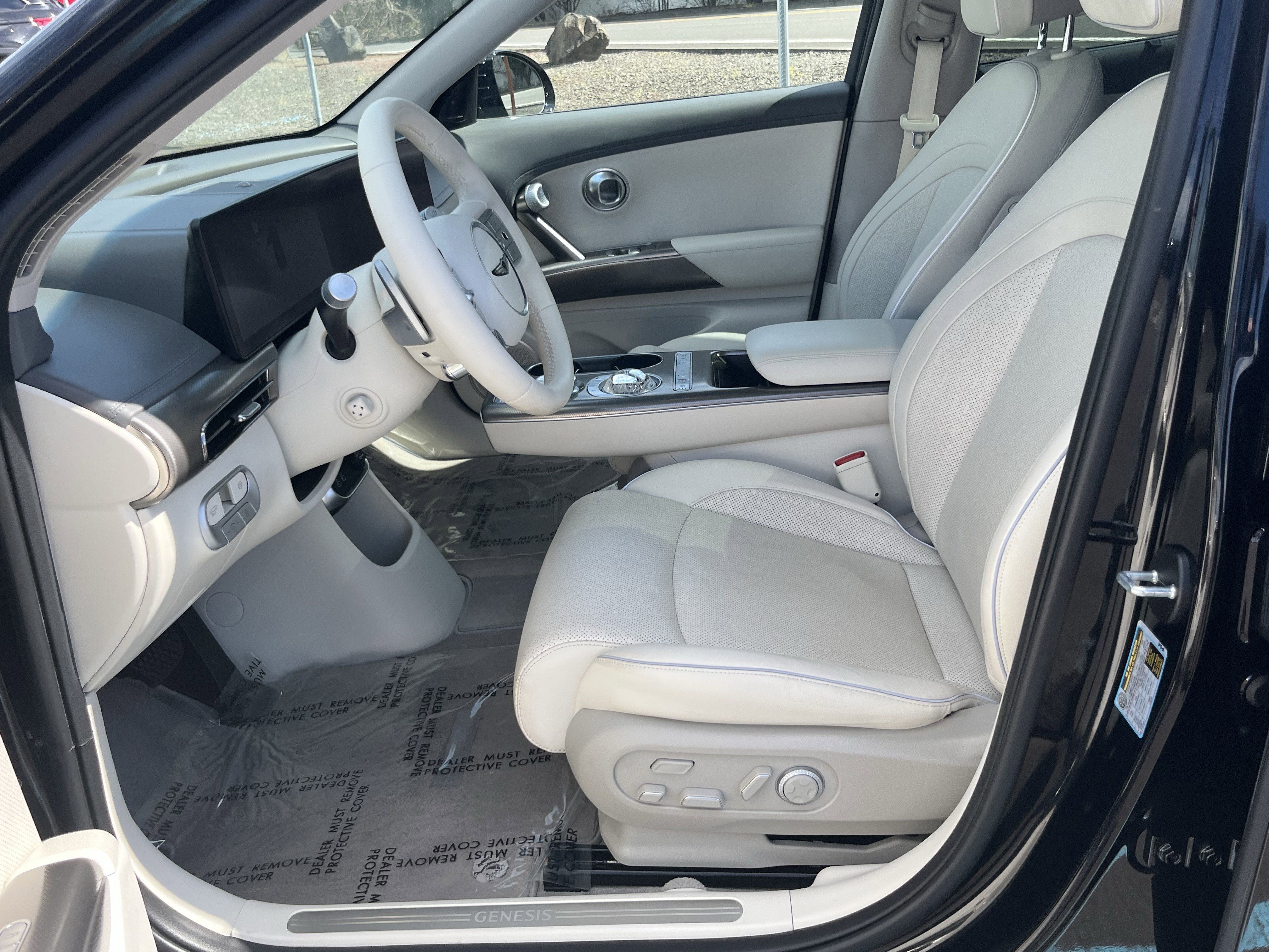 Used 2023 Genesis GV60 Advanced w/ Cargo Package image 10