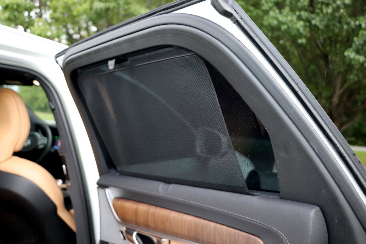 Used 2023 Volvo V90 B6 Cross Country Ultimate w/ Climate Package image 18