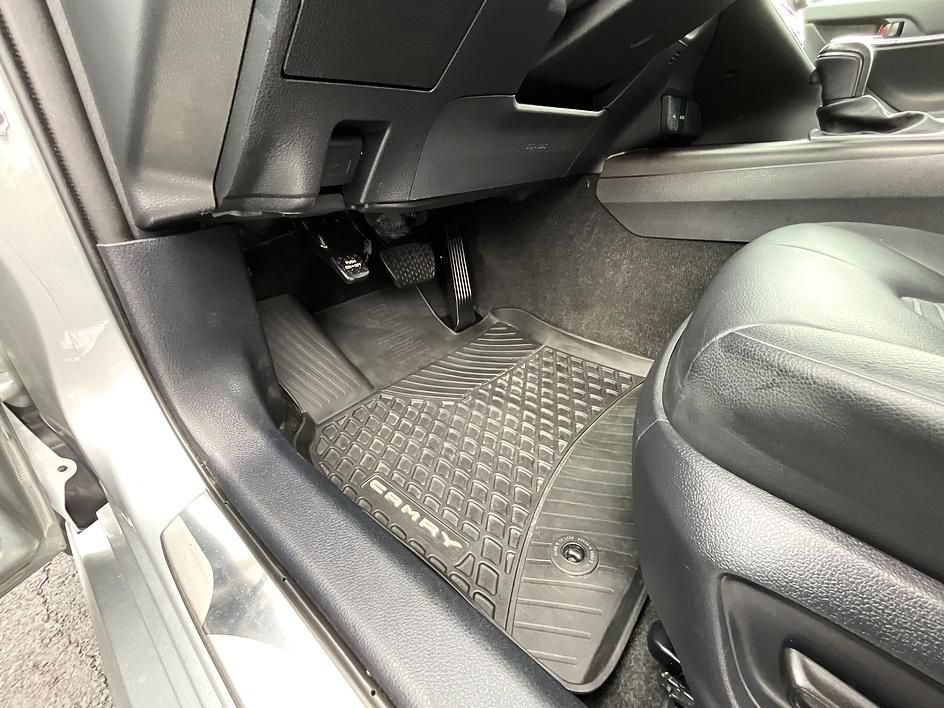 Used 2024 Toyota Camry SE FWD image 18