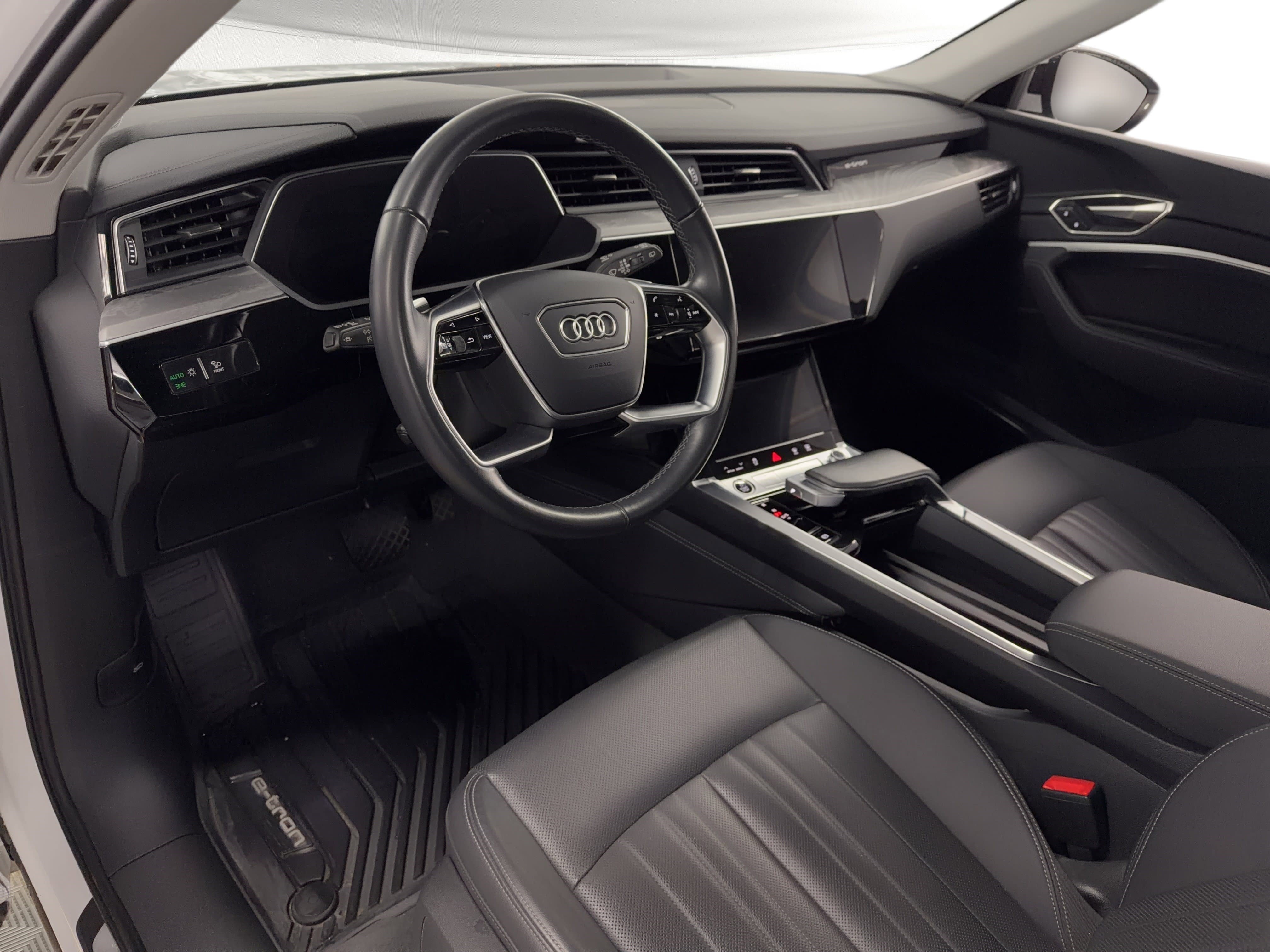 Used 2024 Audi Q8 e-tron Premium Plus AWD/4WD image 4