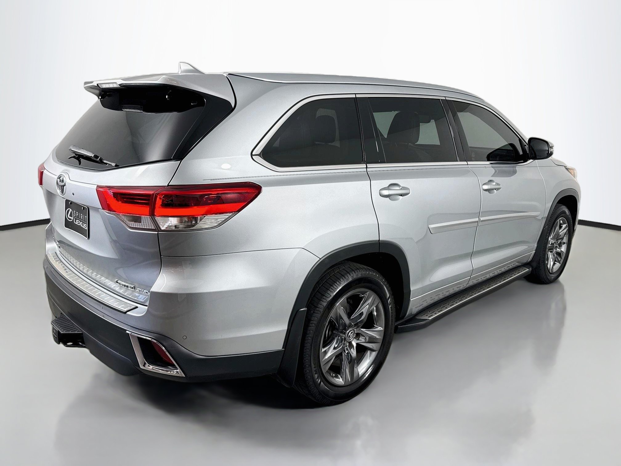 Used 2019 Toyota Highlander Limited Platinum AWD/4WD image 7