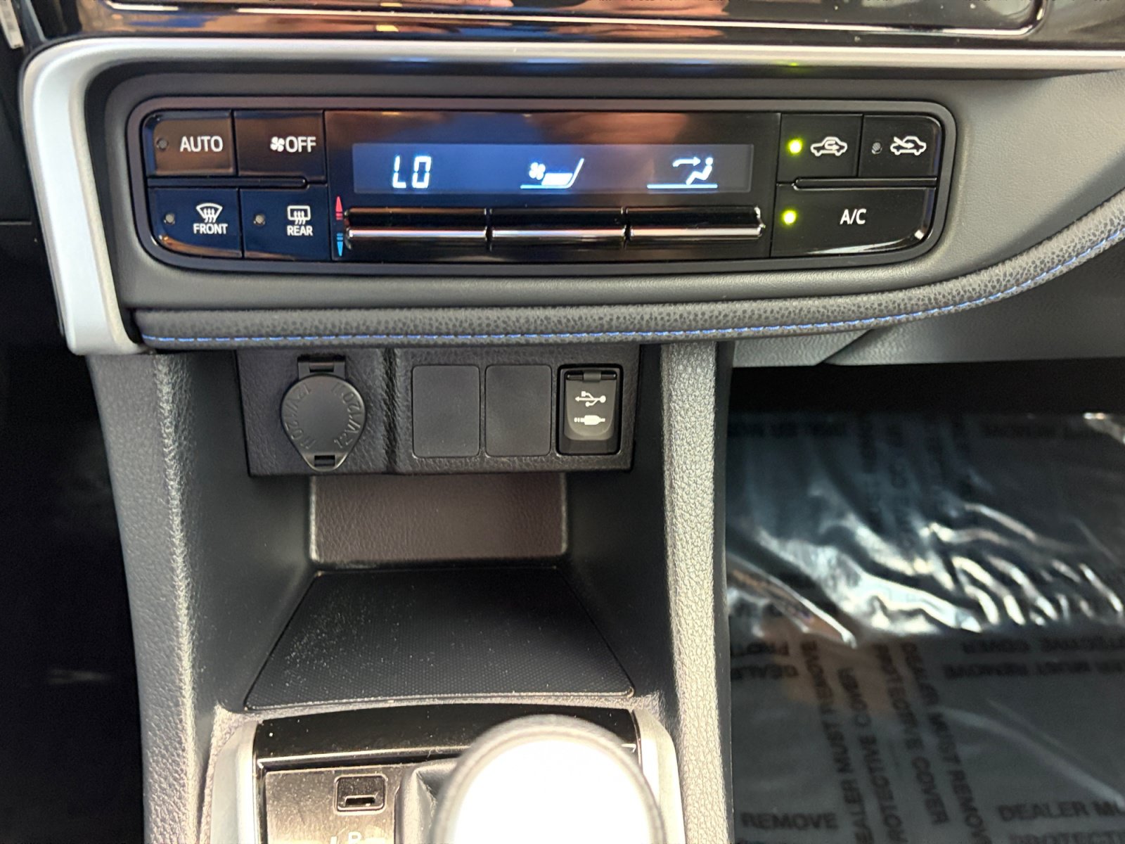 Used 2017 Toyota Corolla SE w/ Carpet Mat Package (TMS) FWD image 25