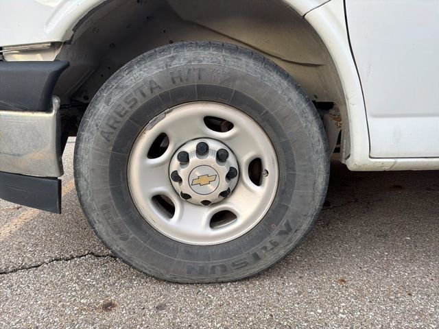 Used 2020 Chevrolet Express 3500 LT w/ LT Preferred Equipment Group image 3