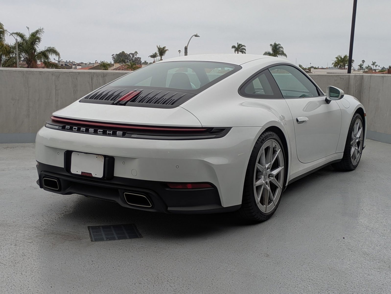 Certified 2025 Porsche 911 Carrera image 9
