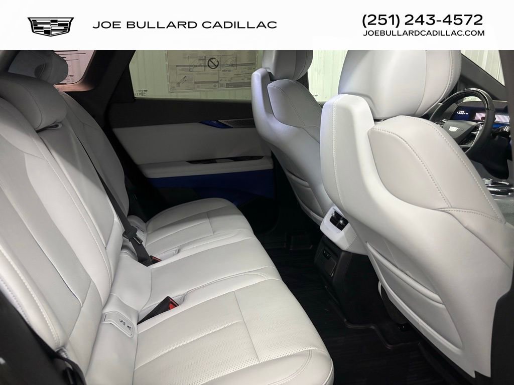New 2025 Cadillac Optiq Luxury 2 w/ LPO, Floor Liner Package AWD/4WD image 17